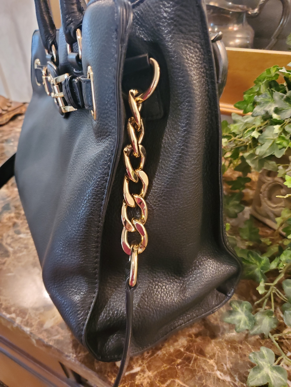 1-DAY FLASH SALE!! Michael Kors LARGE Hamilton East West Tote w/Gold Hardware - Picture 10 of 16
